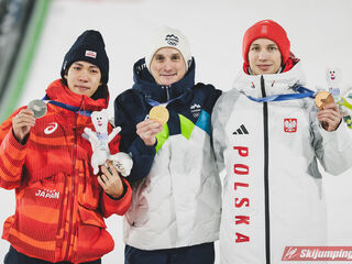 Ren Nikaido (JPN), Domen Prevc (SLO), Kacper Tomasiak (POL)