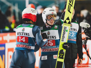 Kamil Stoch (POL), Kacper Tomasiak (POL)
