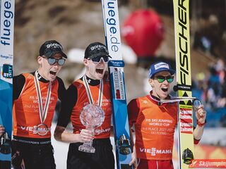 Podium PŚ w lotach 2021/2022