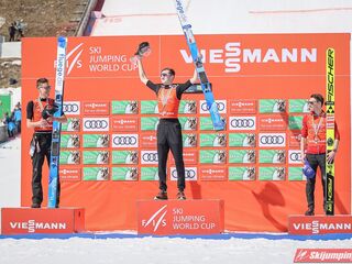 Podium PŚ w lotach 2021/2022