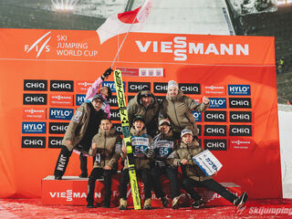 2. Platz Ren Nikaido (JPN), Teamfoto