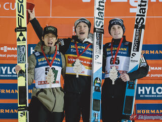 Ren Nikaido (JPN), Anze Lanisek (SLO), Domen Prevc (SLO)