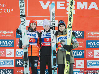 Selina Freitag (GER), Nika Prevc (SLO), Nozomi Maruyama (JPN)