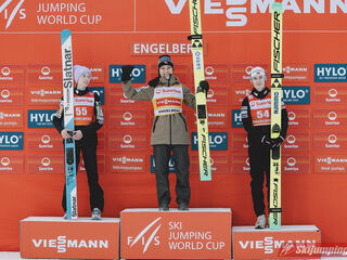 Nika Prevc (SLO), Nozomi Maruyama (JPN), Anna Odine Stroem (NOR)