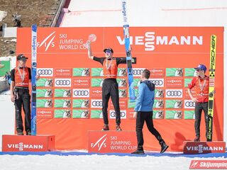 Podium PŚ w lotach 2021/2022