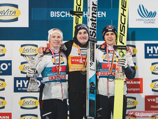Jan Hoerl (AUT), Domen Prevc (SLO), Stephan Embacher (AUT)