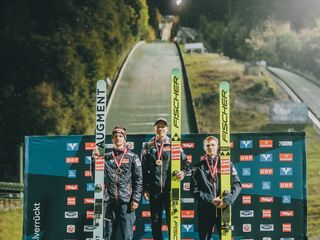 Skisprung Herren: 2. Platz Manuel Fettner (AUT), Sieger Jan Hoerl (AUT), 3. Platz Jonas Schuster (AUT)